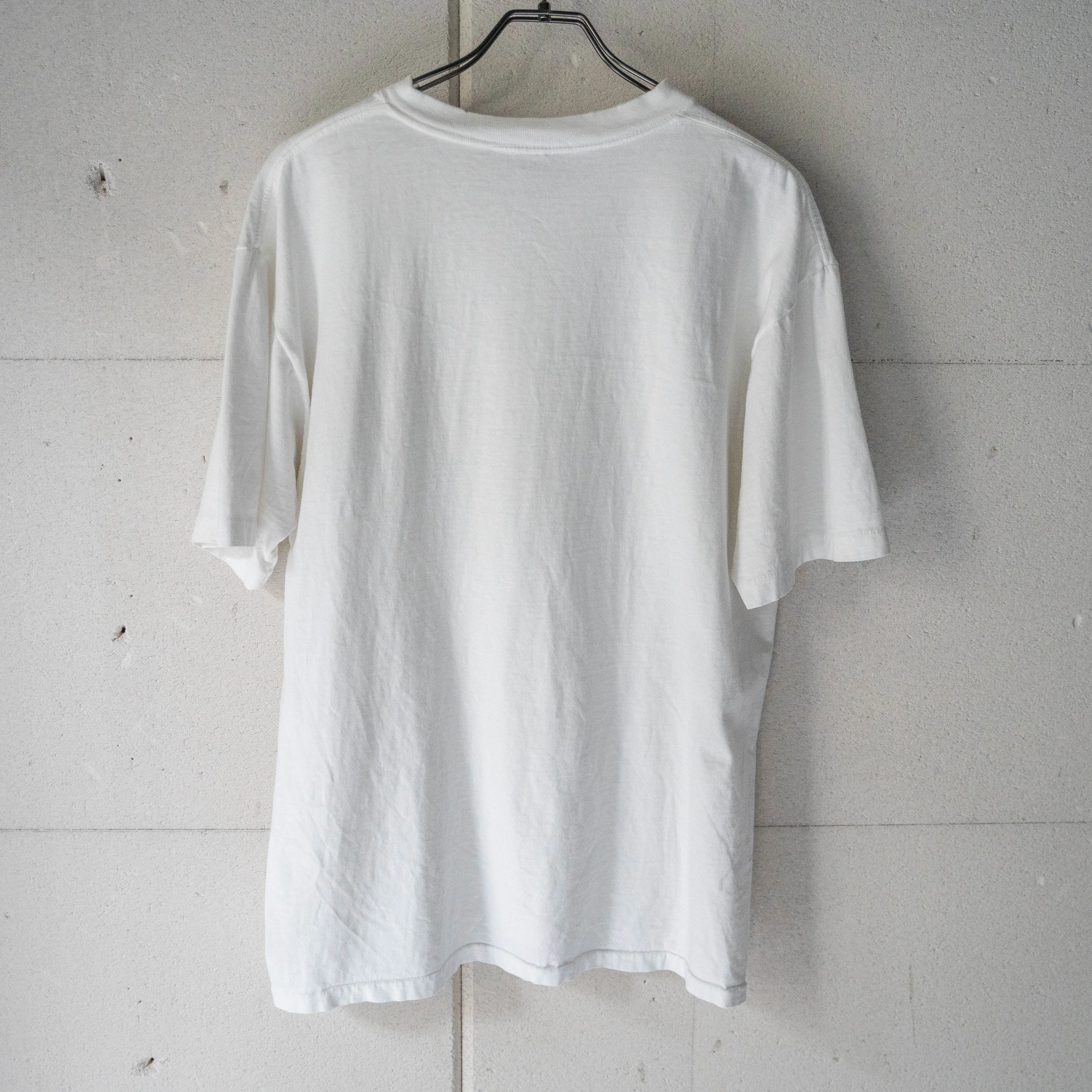 1980s white color graffic print T-shirt 'made in USA' -single stitch-