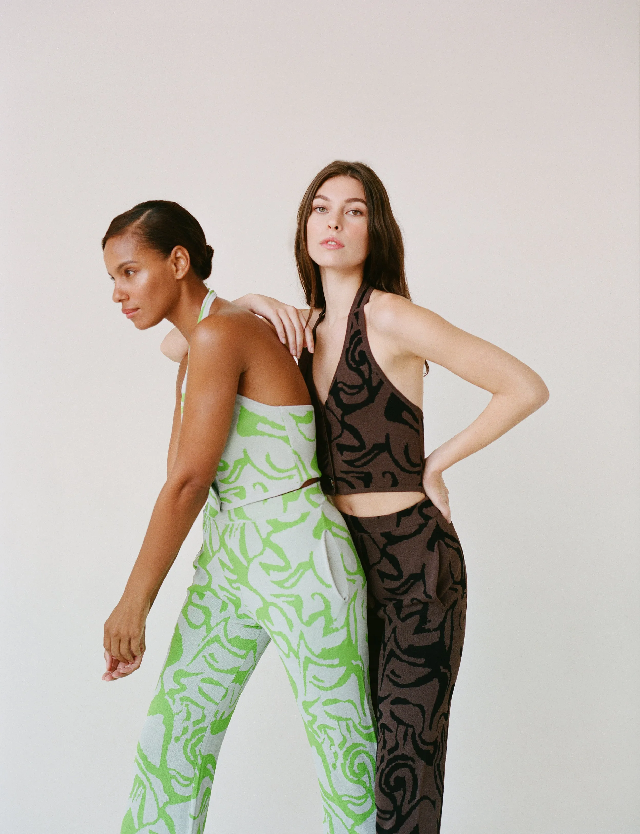 LAYA NAVI SWIRL HALTER IN CHOCOLATE
