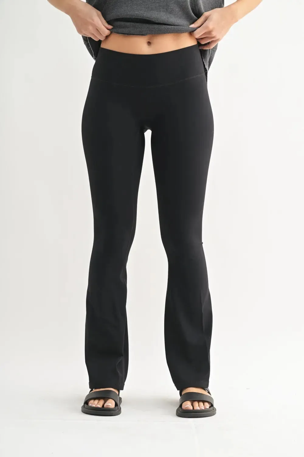 Mono B Flared Fleece Leggings – Warm, Sculpting & Ultra-Flattering