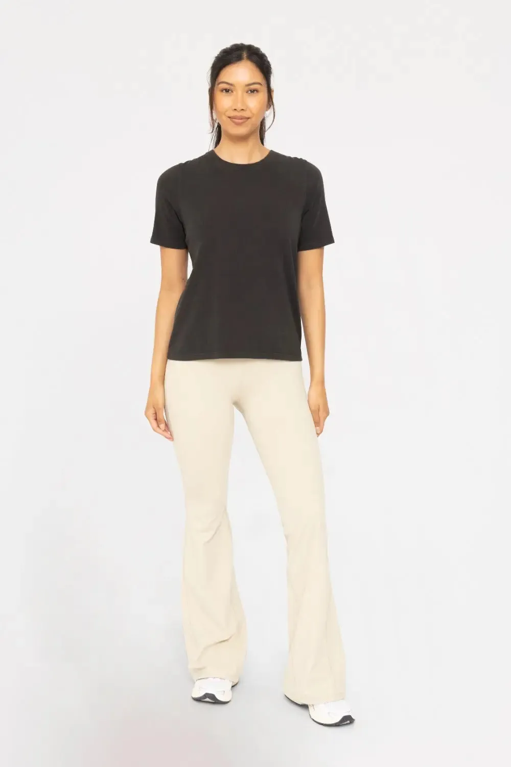 Mono B High-Waisted Flare Leggings – Sculpting, Stretchy & Ultra-Flattering