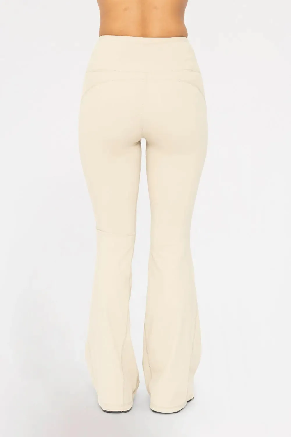 Mono B High-Waisted Flare Leggings – Sculpting, Stretchy & Ultra-Flattering