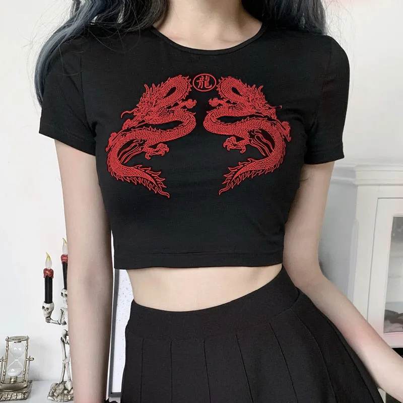 'Queen of Dragons' Dark Black Grunge T-shirt